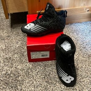 NEW NEW BALANCE CLEATS